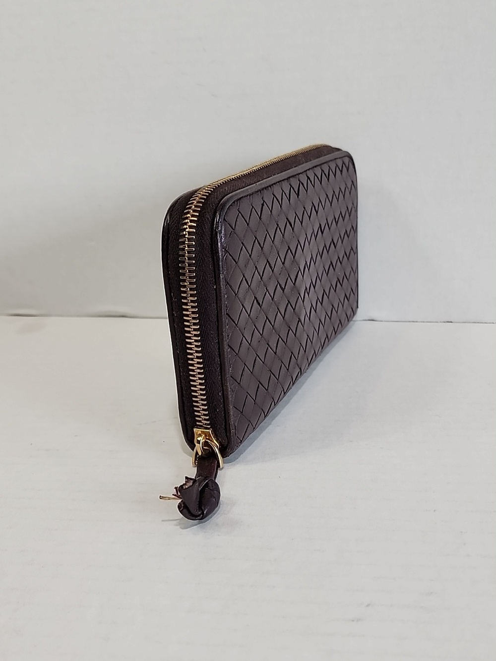 Bottega Veneta Round Long Wallet Intrecciato Dark Brown Leather Zippy Wallet! - Picture 2 of 16